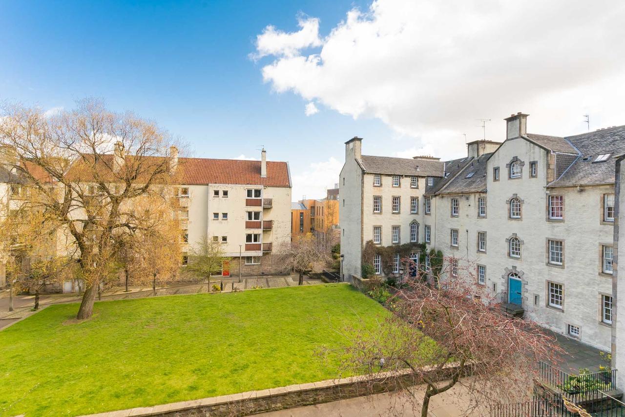 Apartment Near The Royal Mile Edinburgh Eksteriør billede