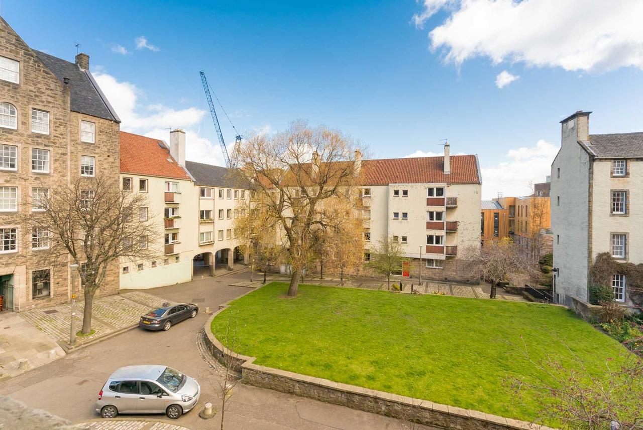 Apartment Near The Royal Mile Edinburgh Eksteriør billede